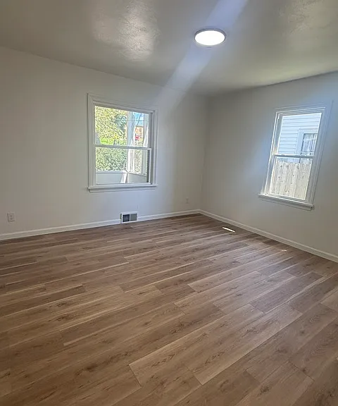 366 W South St — Photo 36