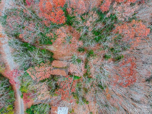 4th image of 46 Overlook Dr