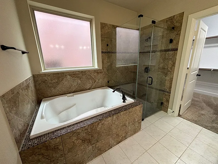 2908 N Umberland Dr — Photo 23