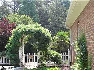 5th image of 284 Antrim Ave