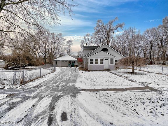 2nd image of 2054 Bradley Ave
