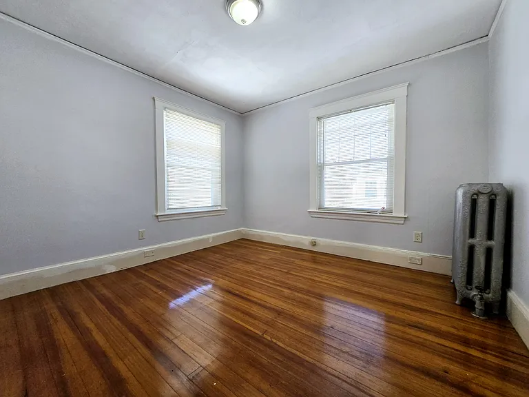 19 Rowe St #2 — Photo 9