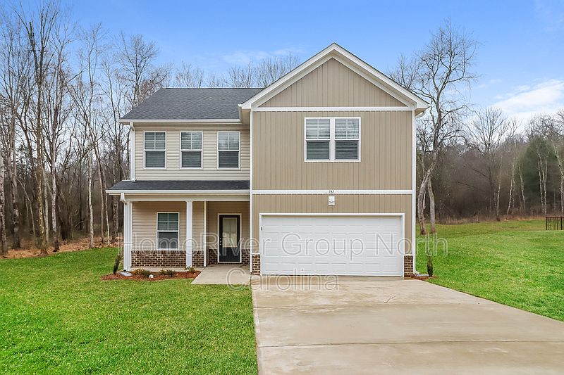 1st image of 787 Huntington Hills Dr