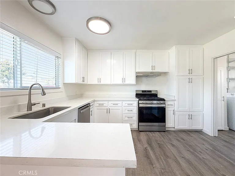 3518 W Orange Ave — Photo 2