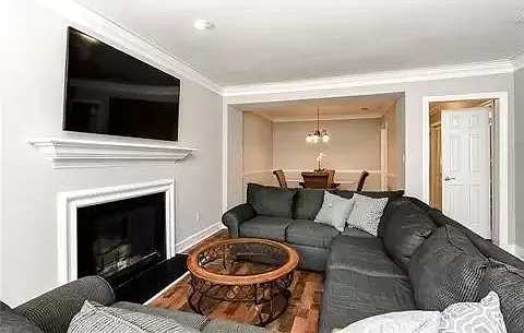 61 Mount Vernon Cir — Photo 2