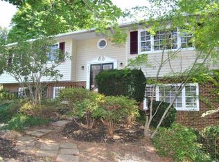 2321 N Powhatan St, Arlington, VA 22205