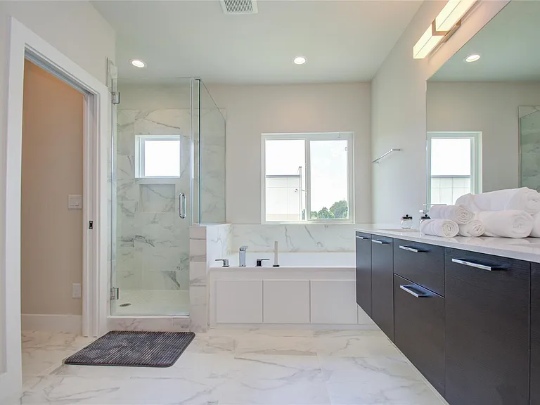 4914 Noble St — Photo 16