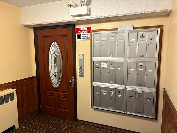 2nd image of 1959 W Hood Ave APT 1D