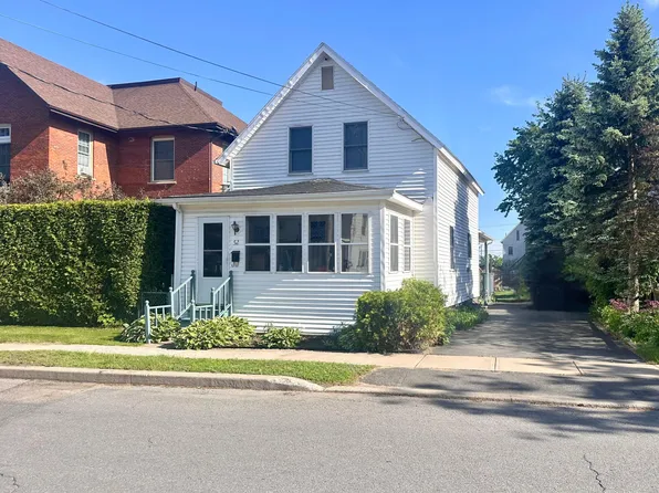52 Elizabeth St, Plattsburgh, NY 12901