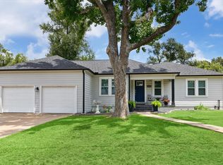 711 S Tesch St, Bellville, TX 77418