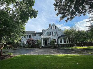 949 East Broadway, Woodmere, NY 11598