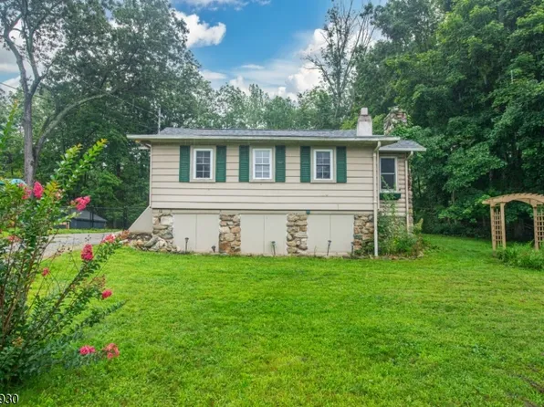 12 Hillcrest Ave, Andover Twp., NJ 07860