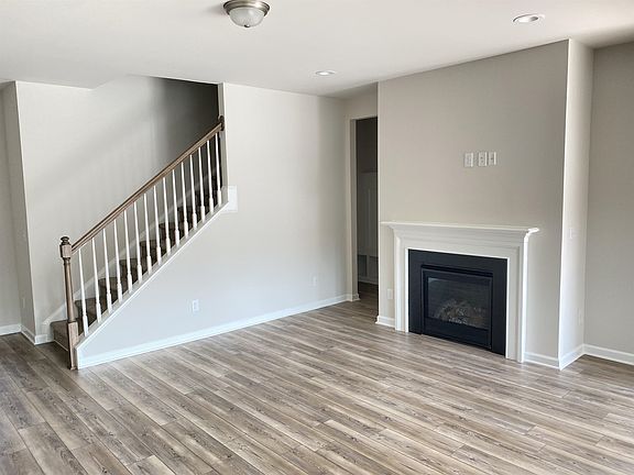 5th image of 767 Creekway Dr
