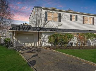 595 Sand Hill Rd, Wantagh, NY 11793