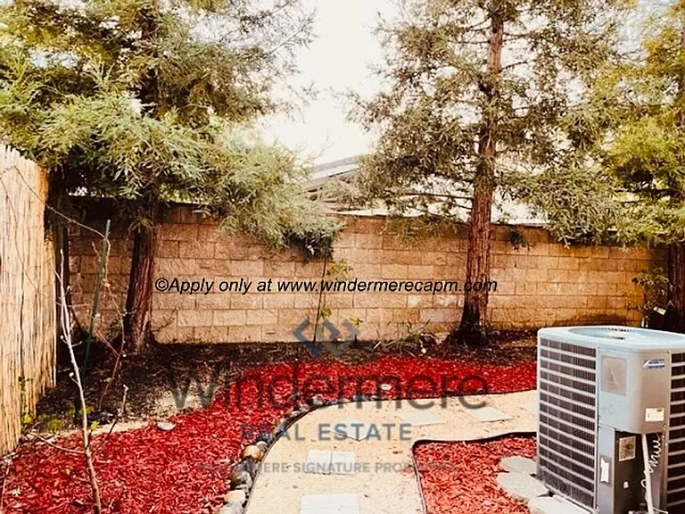 130 Penhow Cir — Photo 24