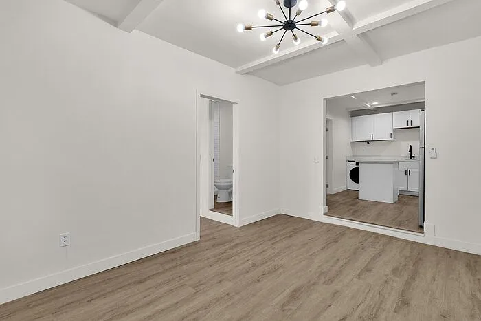 325 N 17th Dr #A — Photo 8