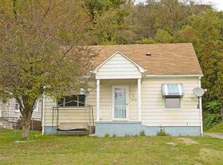 922 3rd Ave, New Cumberland, WV