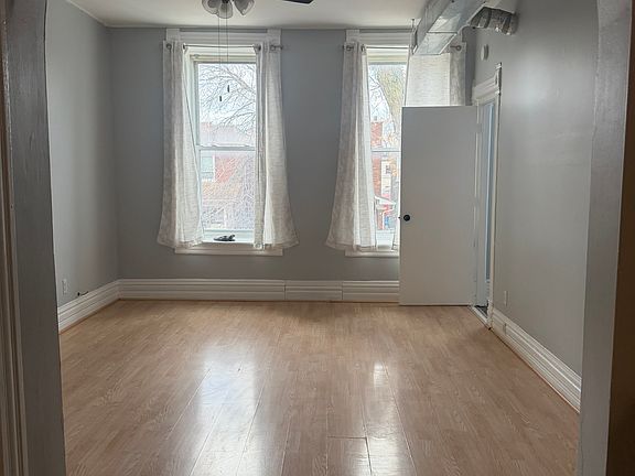 4th image of 837 N Francisco Ave