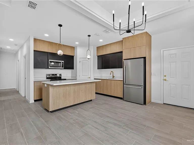 1905 Monaco Dr #1 — Photo 7