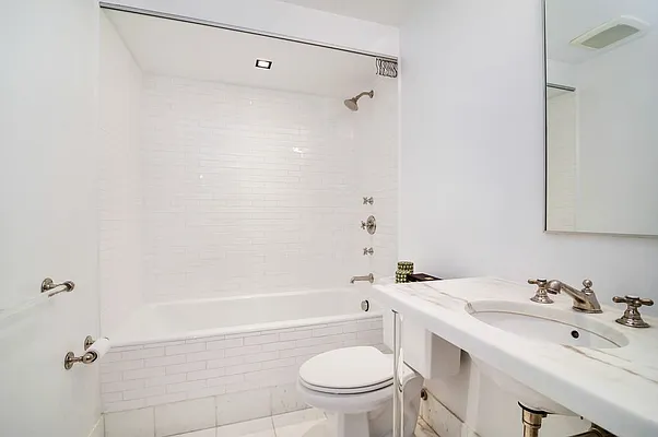 Rented by Compass | media 13