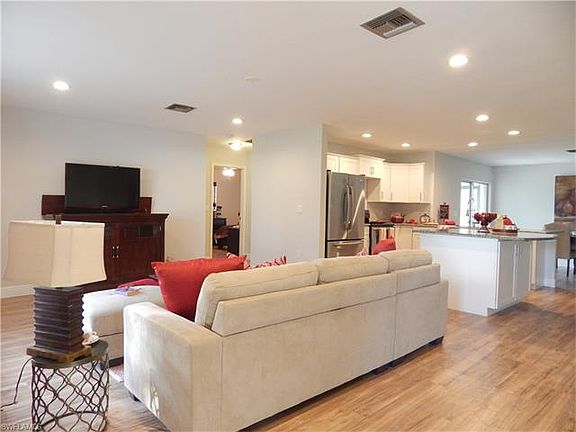 5th image of 1327 NE 12th Pl
