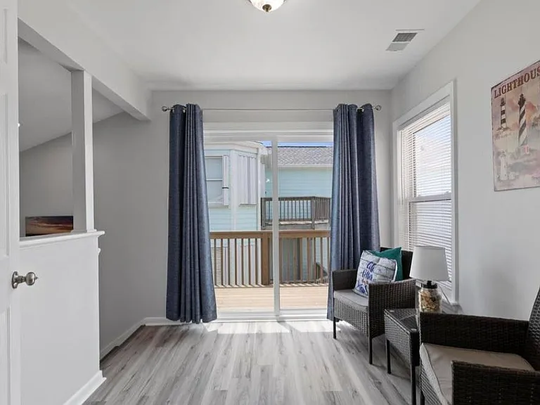219 Seashore Dr #219 — Photo 12
