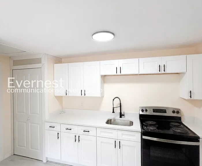 5680 28th St N #D1 — Photo 8