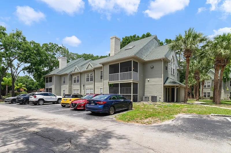 2 bed, 1.0 bath, 1285 sqft, $1,495 — Photo 2