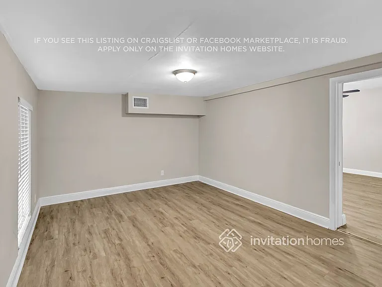330 Washington Ave — Photo 15