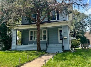 227 38th St, Moline, IL 61265