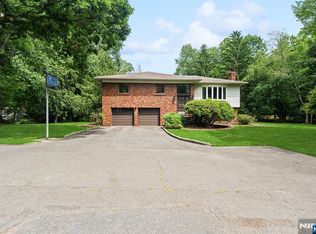 31 Brook St, Closter, NJ 07624