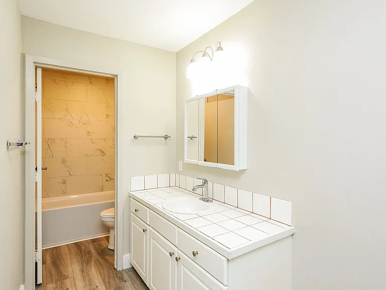 1400 Creekside Apartments CDM — Photo 28
