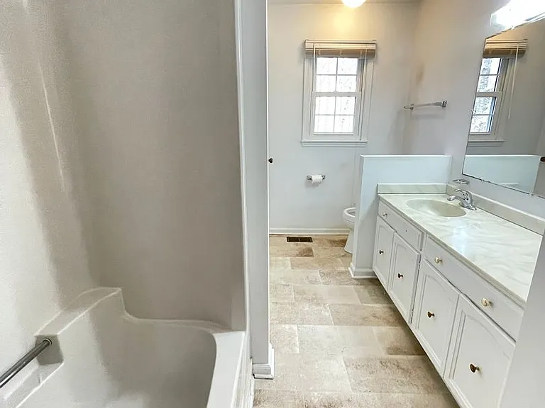 106 Downing Ct — Photo 24