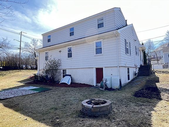 3rd image of 2 Carpenter Rd