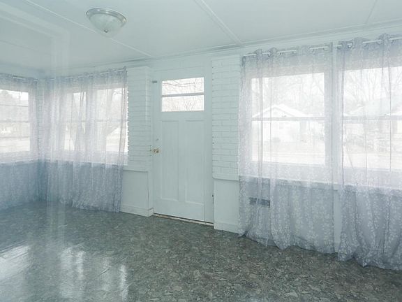 16 East Grand Cir Ave-103