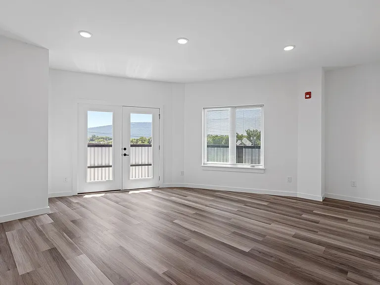 East Line Apartments | Modern Studio Apartments in Downtown Chattanooga — Photo 22