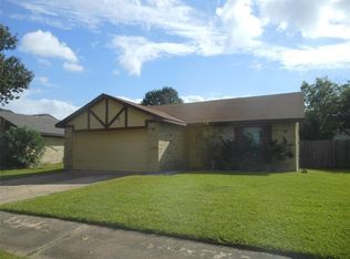 10231 Gulfstream Ln, Sugar Land, TX 77498