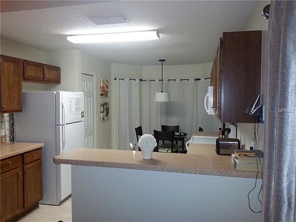 5th image of 930 Emerald Green Ct