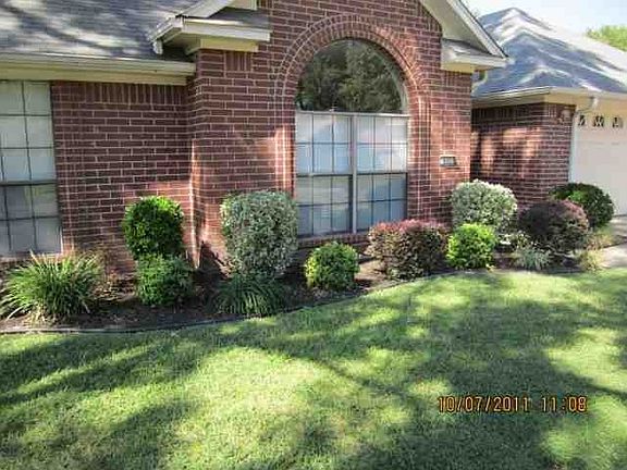 2nd image of 202 Lakewood Dr
