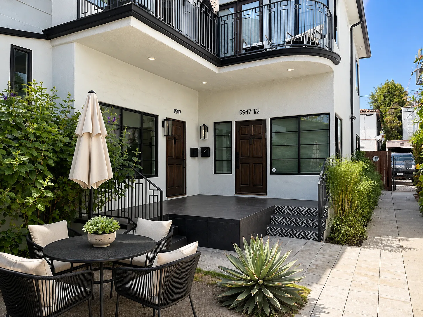 3 bed, 2.5 bath, $6,900 — Photo 1