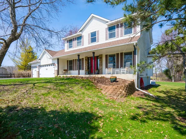 1230 Creekside Xing, Stillwater, MN 55082