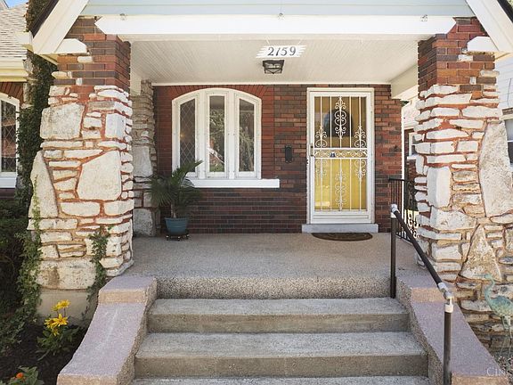 3rd image of 2159 Crane Ave