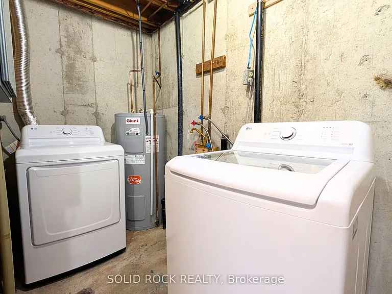 29 Woodvale Grn #B — Photo 17
