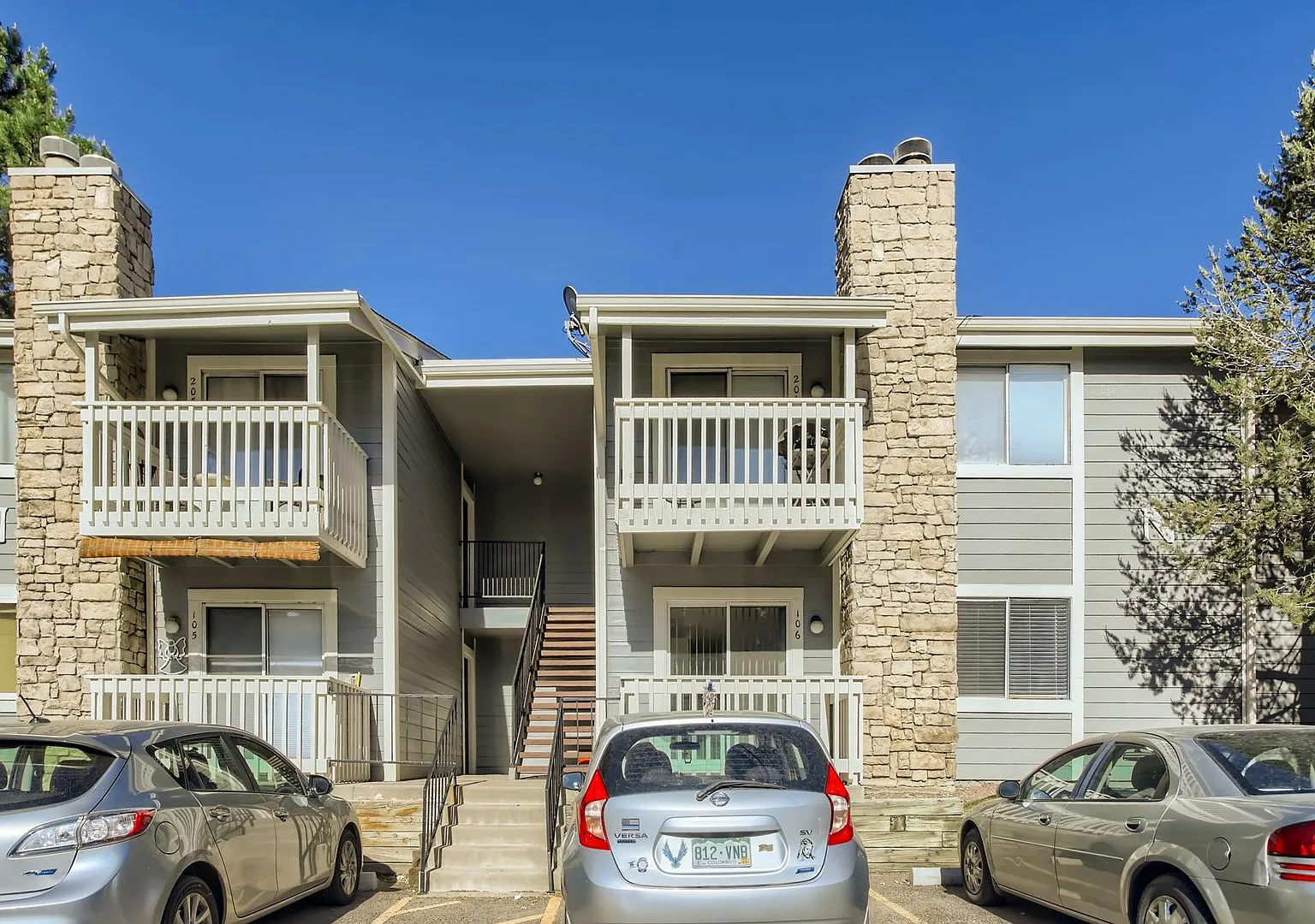 Updated 1BR in Prime DTC Location — Photo 1