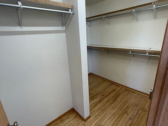 5th image of 409 N Broadway St #34