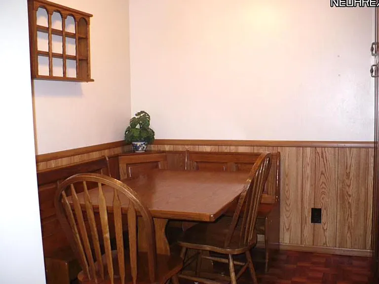 Eat in kitchen space