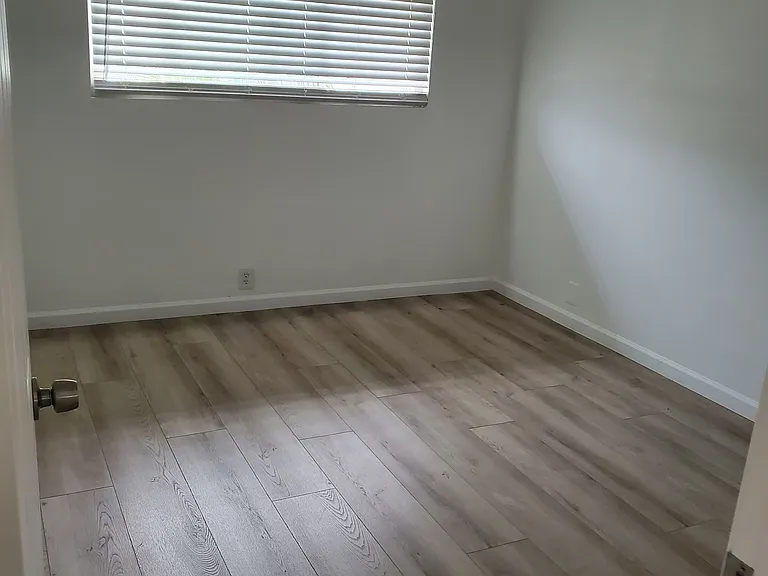 419 W Ramona Dr — Photo 3