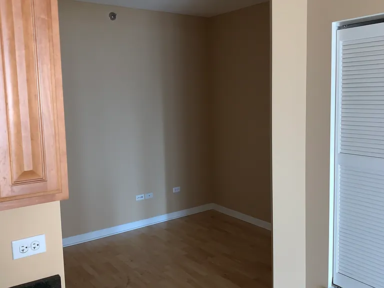 1250 S Indiana Ave #6 — Photo 4