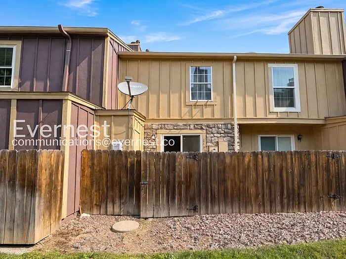 2701 E Nichols Cir — Photo 20