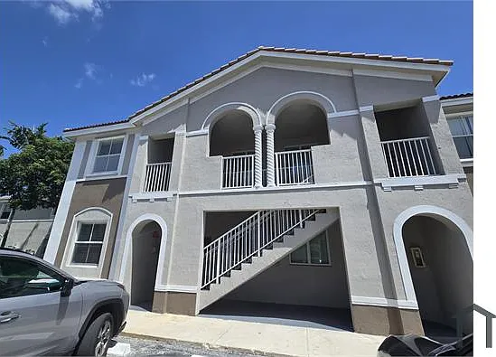 2 bed, 800 sqft, $1,800 — Photo 1